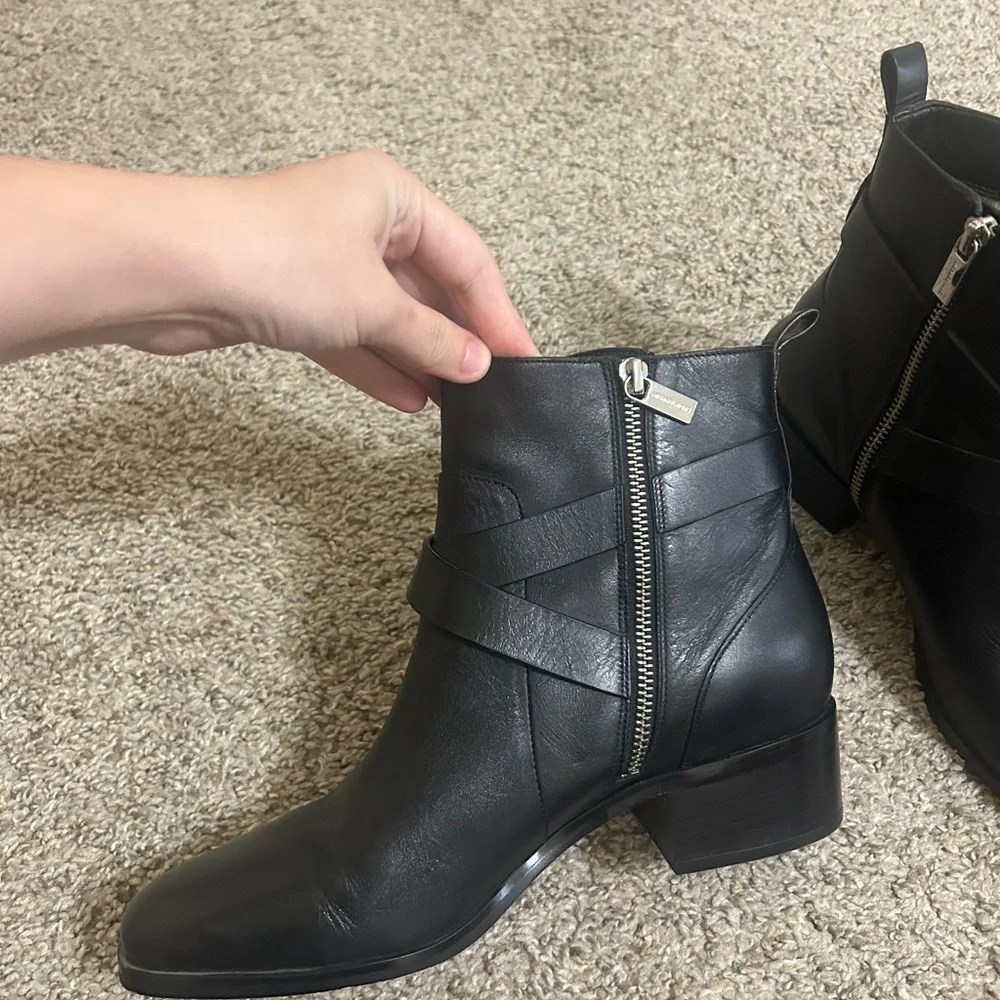 Michael Kors Bryce Black Leather Wrap-Strap Ankle Booties Buckle Women's Size 9